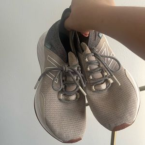 Women’s New Balance Fresh Foam ROAV